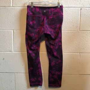 lululemon athletica Pants - Lululemon purple & black crop leggings sz 4 59796 lululemon athletica Pants - Lululemon purple & black crop leggings sz 4 59796